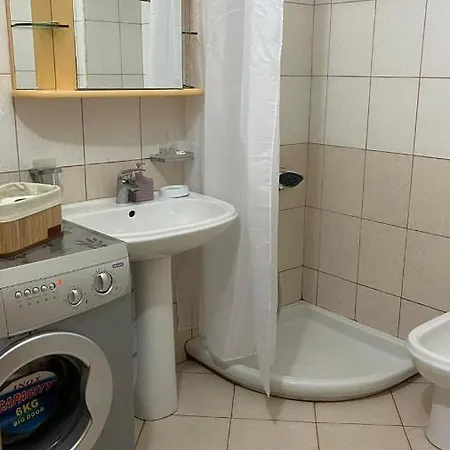 Апартаменты A & J Влёра